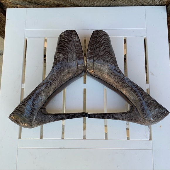 Stuart Weitzman Sadie 7.5 M Gray Snakeskin Peep Toe Platform Pump Stiletto Heels - Picture 7 of 12